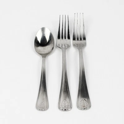 Lote de 3 cubiertos Martha Stewart Versailles (ino inoxidable) 2 tenedores de cena y 1 cuchara Foto 1 de 4