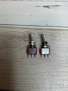 Mini interruptor de palanca Salecom T80-T SPDT - 2 posiciones. 2 X Interruptores - Imagen 1 de 1