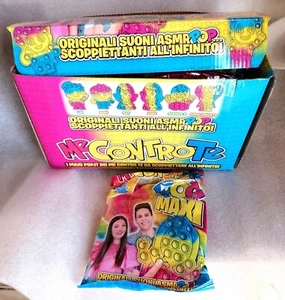 Me Contro Te Pop It Maxi Espositore Completo Di Tutte le 12 Bustine - Foto 1 di 5