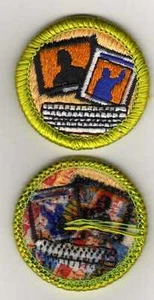 "Insignia de mérito de periodismo, tipo J ""Cosas Scout"" (2002-2010), ¡como nueva! - Imagen 1 de 1