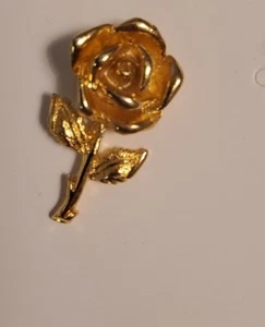 Rose Small Flower Gold Tone Vintage Lapel Hat Tie Scarf Brooch Pin - Picture 1 of 3