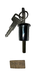 Original Volvo DOOR LOCK 1973-1977 Most Models W/ 2 VOLVO Keys ASP D-32-243 - Bild 1 von 10