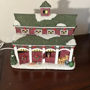St. Nicholas Square - The Village Collection - Country Stable - 2009 - No Chips - Picture 1 of 15