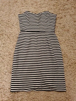 Vestido de cóctel Corey Lynn Calter Anthropologie negro a rayas sin tirantes mediano Foto 1 de 4