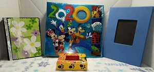 Lote de 4 álbumes de fotos Disney 2020 diseño de cinta y flores y un marco de fotos - Imagen 1 de 22