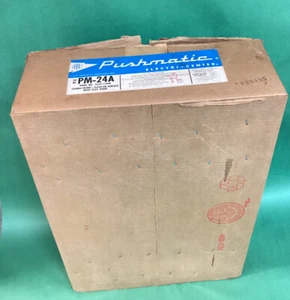 200 amp Pushmatic Main breaker Panel 24 Space Electri-center 3643-11898 CTL - Picture 1 of 7