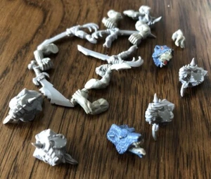 Warhammer Orc Goblins bits & Wolf Heads - Picture 1 of 2