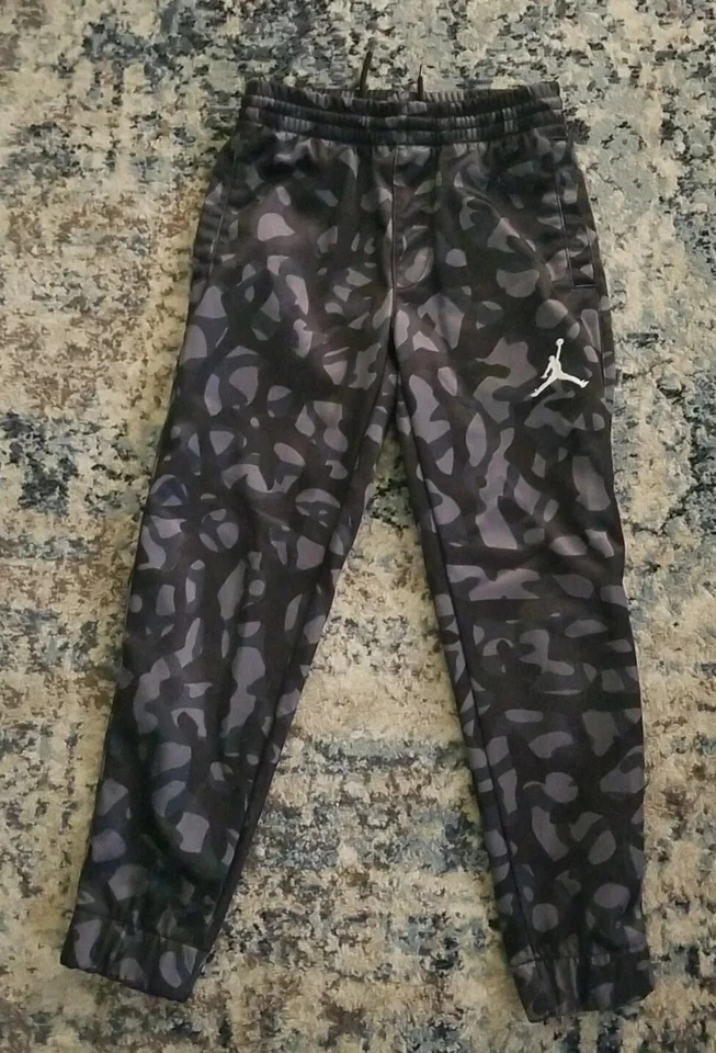 Pantalones de chándal camuflados de ajuste térmico negros grises para niños y jóvenes talla S 8-10 años Foto 1 de 4