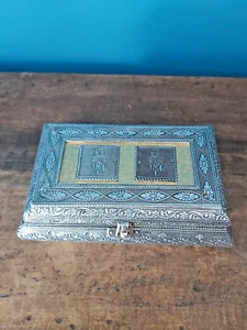 HANDMADE METAL EMBOSSED INDIAN JEWELLERY BOX - Picture 1 of 12