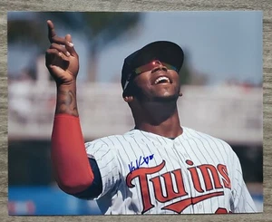Kennys Vargas Signed 8x10 Photo Minnesota Twins MLB RAD - Picture 1 of 1