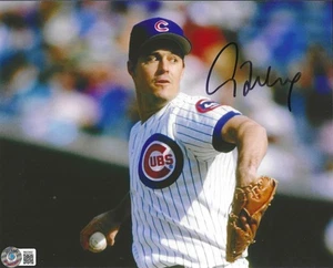 Former Chicago Cubs Great Greg Maddux Autographed 8x10 W/Beckett COA - Picture 1 of 2