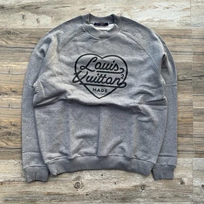 LOUIS VUITTON Sudadera de Algodón con Corazón - Gris, Talla L / XL Foto 1 de 3