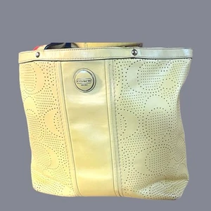Y2K Coach gelb City Reißverschluss Beuteltasche Handtasche Signatur C perforiert F21941 Doppelgriff - Bild 1 von 24