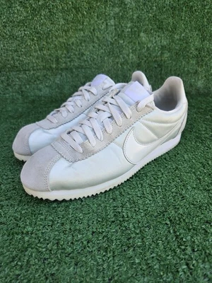 Tenis Nike Classic Cortez para mujer talla 10 verde menta 749864-008 usados  Foto 1 de 4