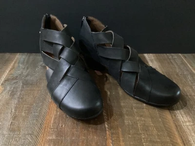 Cobb Hill Women's Laurel Woven black leather Bootie ankle boots sz 8.5 - Image 1 of 4