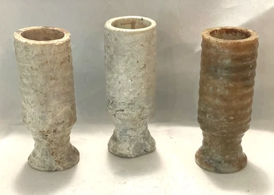 Tres vasijas o cálices ceremoniales de jade chino arcaico neolítico Foto 1 de 4