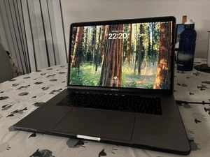 Apple MacBook Pro i7-9750H 2.60GHz 16GB 256GB 15" 2019 A1990 Sequoia Touchbar - Photo 1/11