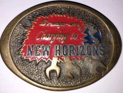 Snap On Tools New Horizons 促销皮带扣上釉黄铜复古 80 年代美国制造 — 第 1/3 张图片