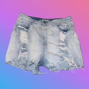 M.A.P. Distressed Lightwash Denim Shorts Size 32” #140 - Picture 1 of 5