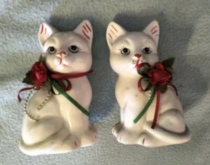 Ceramic Cats with Flower, Ribbons and Pearls - Set ot Two (2) - Bild 1 von 6
