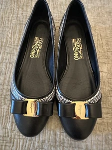 Salvatore Ferragamo Black/White Eloisa Leather Shoes w/ Bow sz 9.5 - Picture 1 of 14