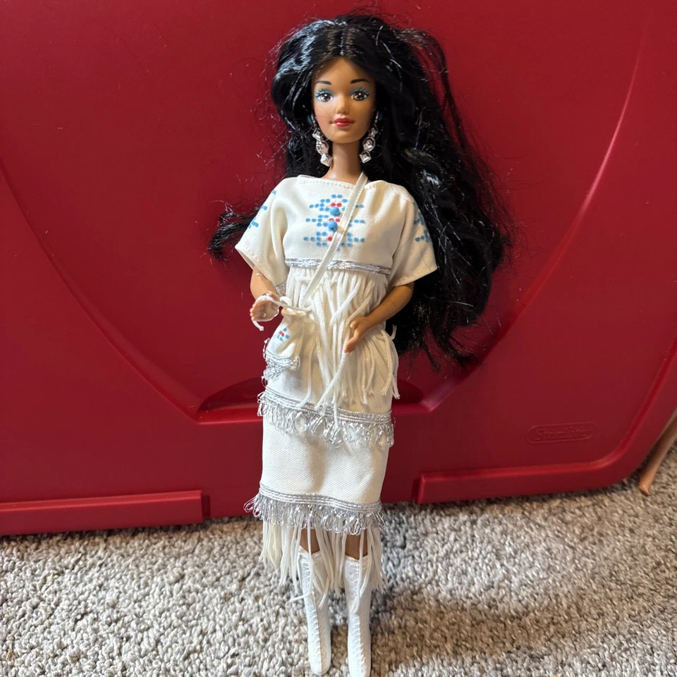 Barbie nativa americana edición especial 1993 Foto 1 de 4
