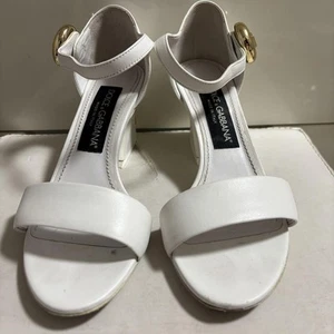 Sandalias Dolce & Gabbana de cuero blanco con logotipo dorado para mujer talla 36,5/talla EE. UU. 6,5 - Imagen 1 de 10