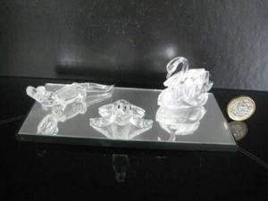 3 x CRISTAL DE SWAROVSKI MINIATURA SOBRE UNA PLACA ESPEJO FOCA CISNE COCODRILO COCODRILO CAIMÁN - Imagen 1 de 12