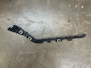 Genuine OEM Honda Accord 2018-2022 Spacer Left Rear Side Retainer 71598-TVA-A01 - Picture 1 of 2