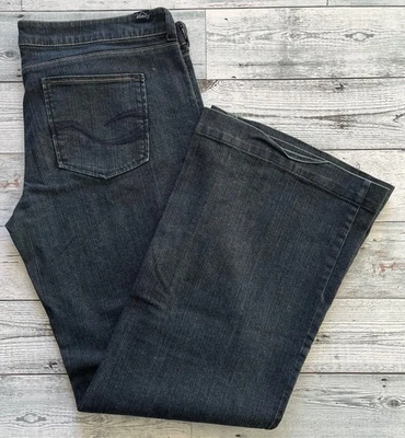 Pantalones de mezclilla elásticos VANITY London lavado oscuro pierna acampanada para mujer | 32 x33 Foto 1 de 4