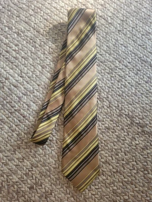 Gravata de seda luxuosa listrada amarela e marrom PRADA feita na Itália - Imagem 1 de 4