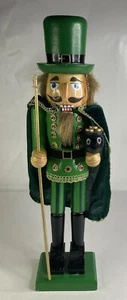 St. Patrick's Day 15"" Kobold Nussknacker tragender Umhang mit einem Topf Gold - Bild 1 von 11