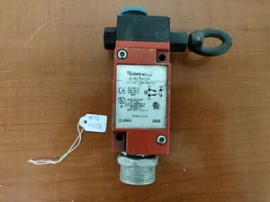 HONEYWELL CLSB4N MICROSWITCH LIMIT SWITCH CABLE PULL - Picture 1 of 6