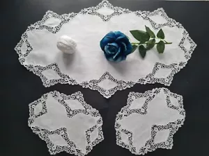 Set 3 centrini in puro lino bellora con ricamo Cantu' a mano bianco - Foto 1 di 6