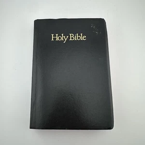 Regency 1984 Holy Bible New King James Version Christ in Red #412 Dictionary VTG - Picture 1 of 7
