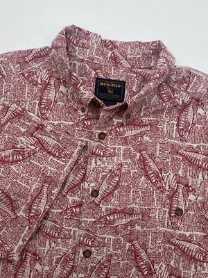 Camisa Hawaiana Woolrich Hombres 2XL Estampado Periódico Manga Corta Botón Rojo Tabasco Foto 1 de 4