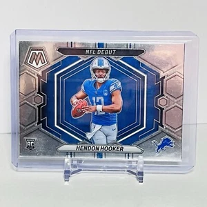 Tarjeta de novato 2023 Panini Mosaic Hendon Hooker #ND-1 NFL DEBUT Detroit Lions QB - Imagen 1 de 2
