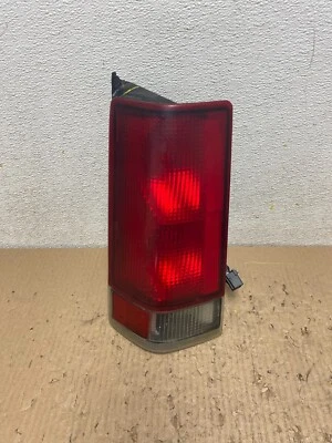 GMC Savana Express 1500 1996-1999 furgoneta conductor izquierdo luz trasera izquierda OEM M9891 DW Foto 1 de 4