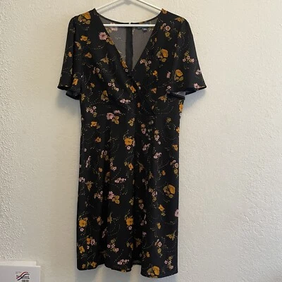 Modcloth Black Floral Print Short Sleeve A Line Faux Wrap Dress Size 12 - Image 1 of 4