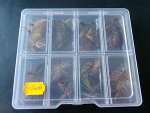 boite à mouche pleine de 34 mouches artisanales. - Photo 1/4