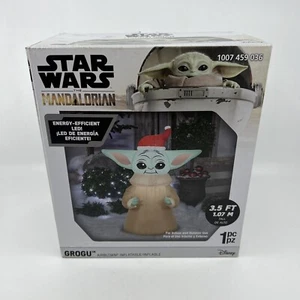 Star Wars Mandalorian Grogu Baby Yoda Christmas Inflatable 3.5 ft Santa Hat - Picture 1 of 3