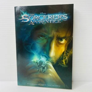 Libro de bolsillo de ficción para jóvenes adultos de Disney The Sorcerer's Apprentice - Imagen 1 de 7
