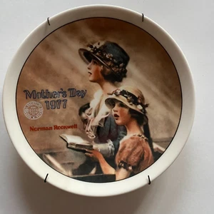Plato de Coleccionista Norman Rockwell Faith 1977 Día de la Madre - Imagen 1 de 3