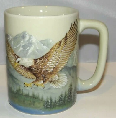 Taza de café de cerámica Bald Eagle Otagiri Japón 8 oz. Escena de montaña Flying Lake Foto 1 de 4