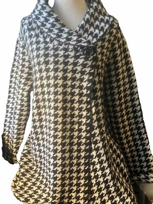 ELLEN TRACY Houndstooth Sweater Jacket Size Medium - Image 1 of 4