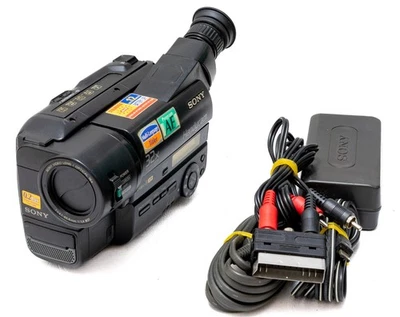 Videocamera Sony Handycam CCD-TR411E PAL 8mm Video8 XR - Immagine 1 di 4