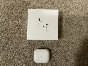 Apple AirPods 3rd Generation Wireless In-Ear Headset Wireless Charging A2565 - Photo 1 sur 4