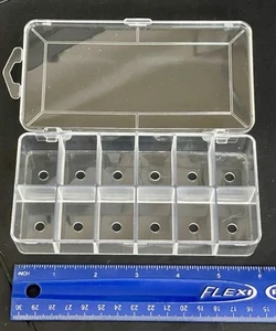 HARELINE 12 COMPARTMENT PRE-DRILLED DUBBING BOX. FLY TYING MATERIAL STORAGE. NEW - Picture 1 of 3