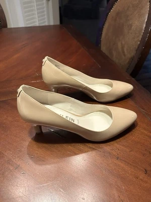 Anne Klein Women's Akrosalie Natural Leather Pumps, 8.5M  - Image 1 of 4