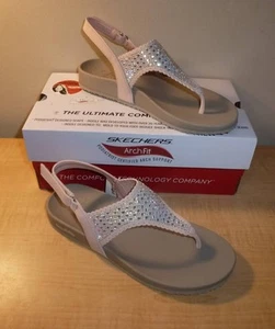 Skechers Arch Fit Meditation Pixie Pale Pink & Sequin Sandals - Size 5 - Picture 1 of 5